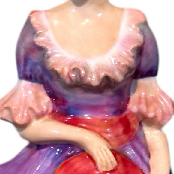 Vintage Special Edition, Hand Made Paragon Porcelain Figurine "Victoria" - Picture 3 of 16